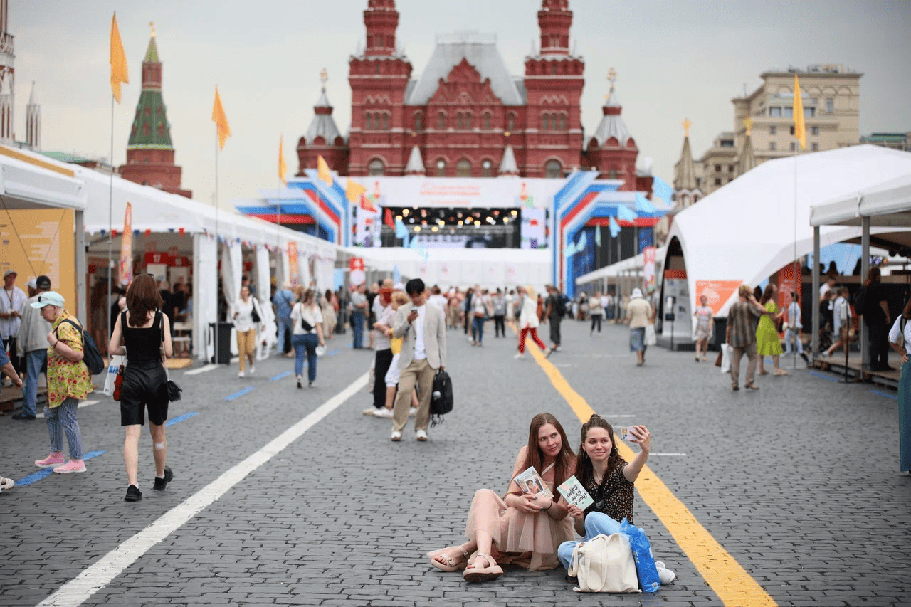 knizhnyj festival krasnaya ploshchad